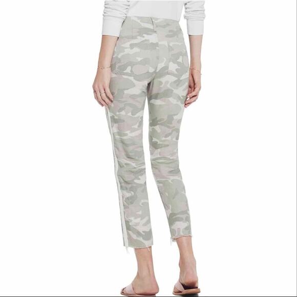 MOTHER The Shaker Chop Crop Fray Desert Camo Pants Size 23 Ankle Straight - Picture 2 of 9